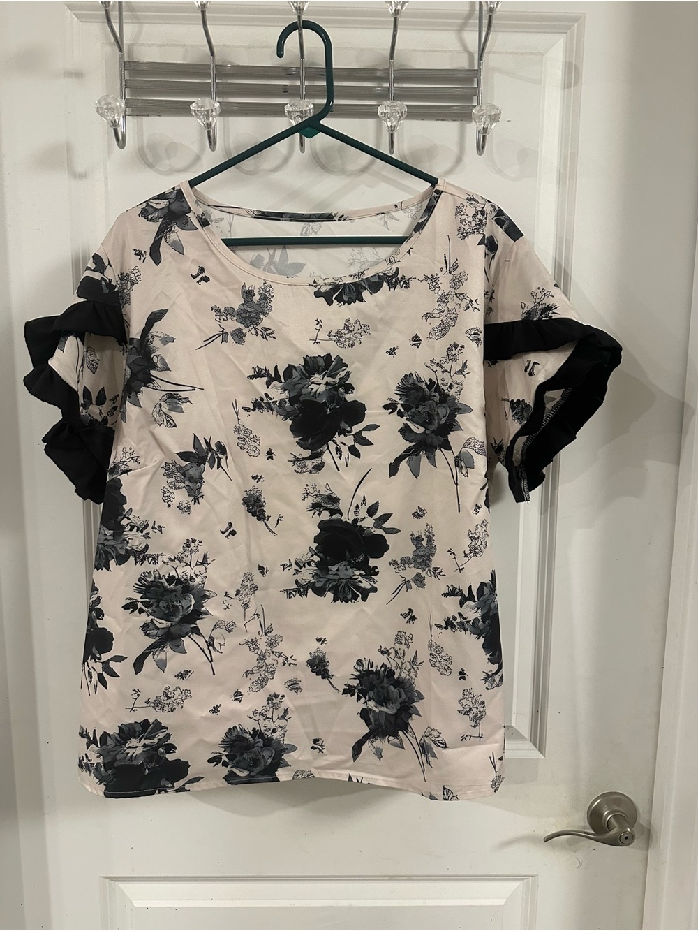 Source Unknown Blush Floral Ruffle Sleeve Blouse with Black Accents